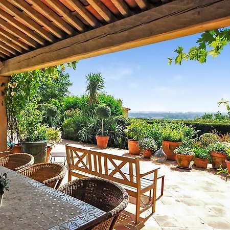 Sleeps 8 Pool Air Con Wifi